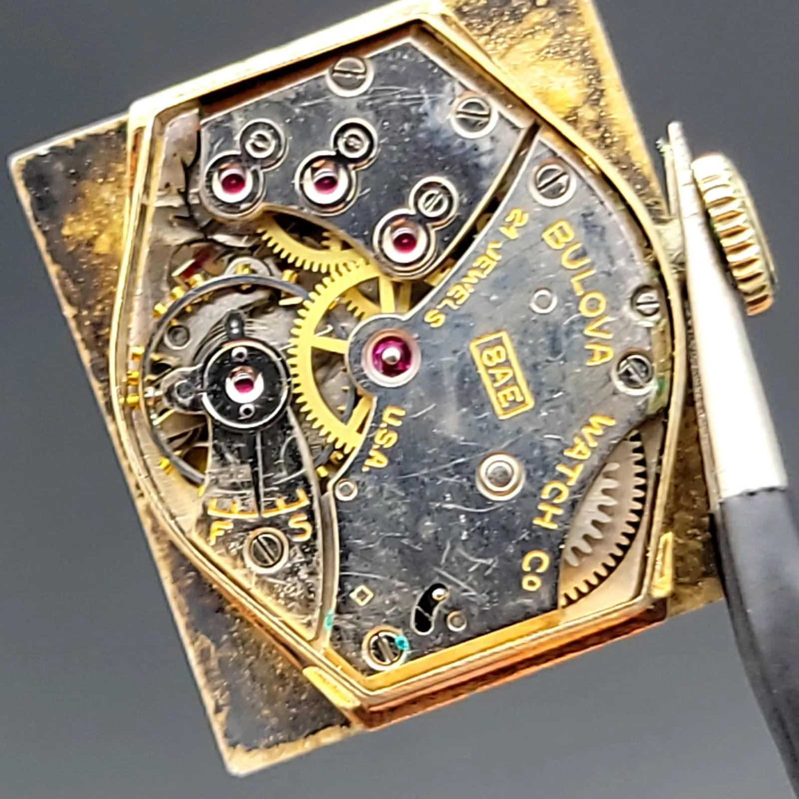 1946 BULOVA Douglas "B" 21 Jewels - In BOX!