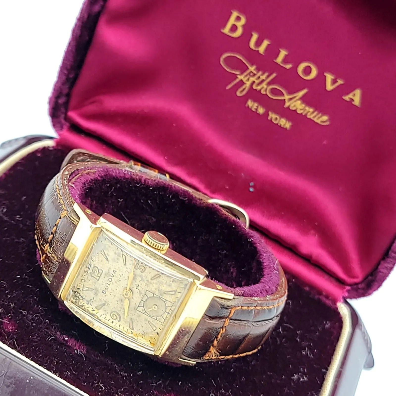 1946 BULOVA Douglas "B" 21 Jewels - In BOX!