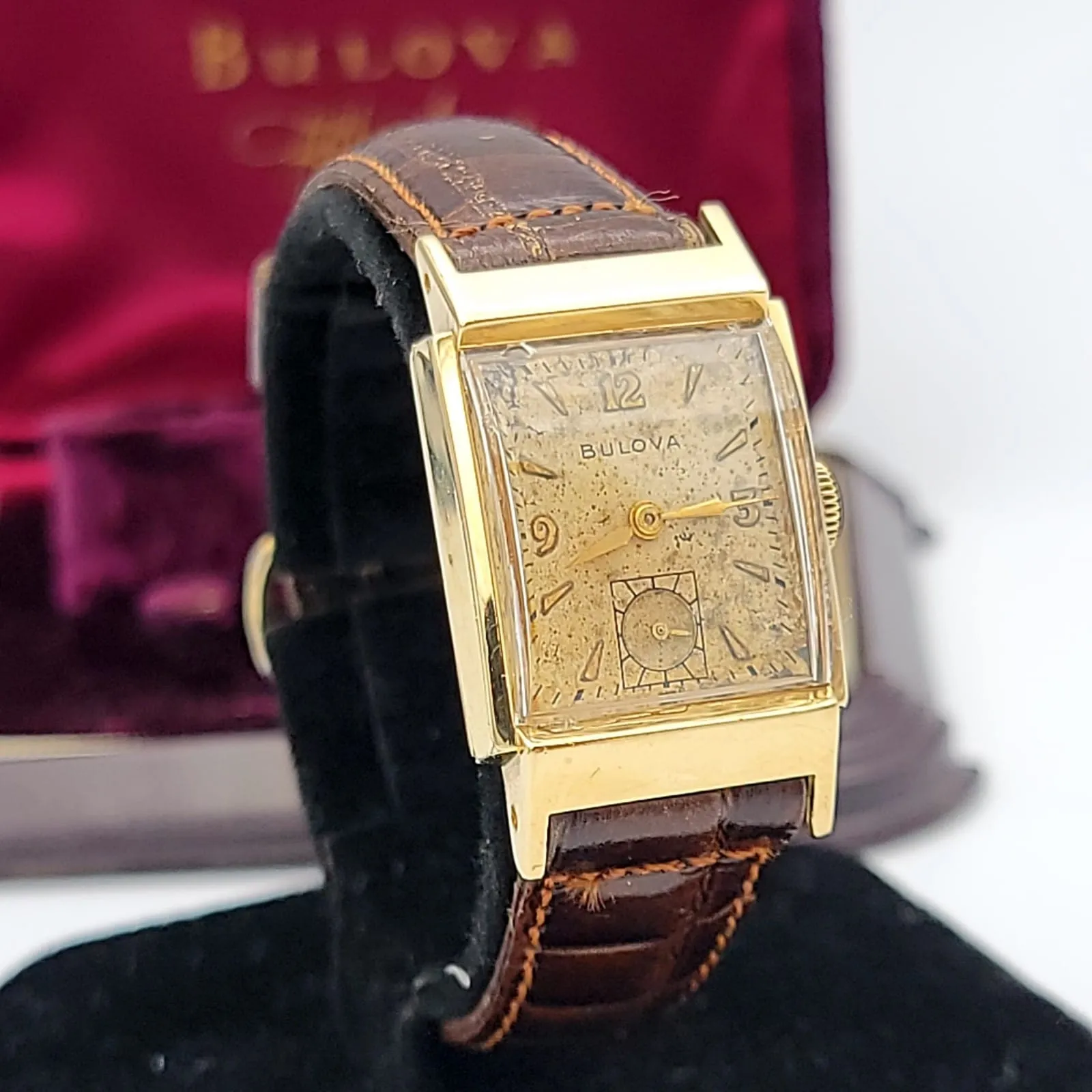 1946 BULOVA Douglas "B" 21 Jewels - In BOX!