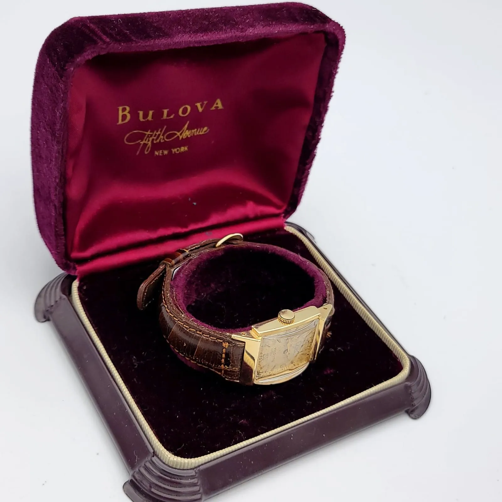 1946 BULOVA Douglas "B" 21 Jewels - In BOX!