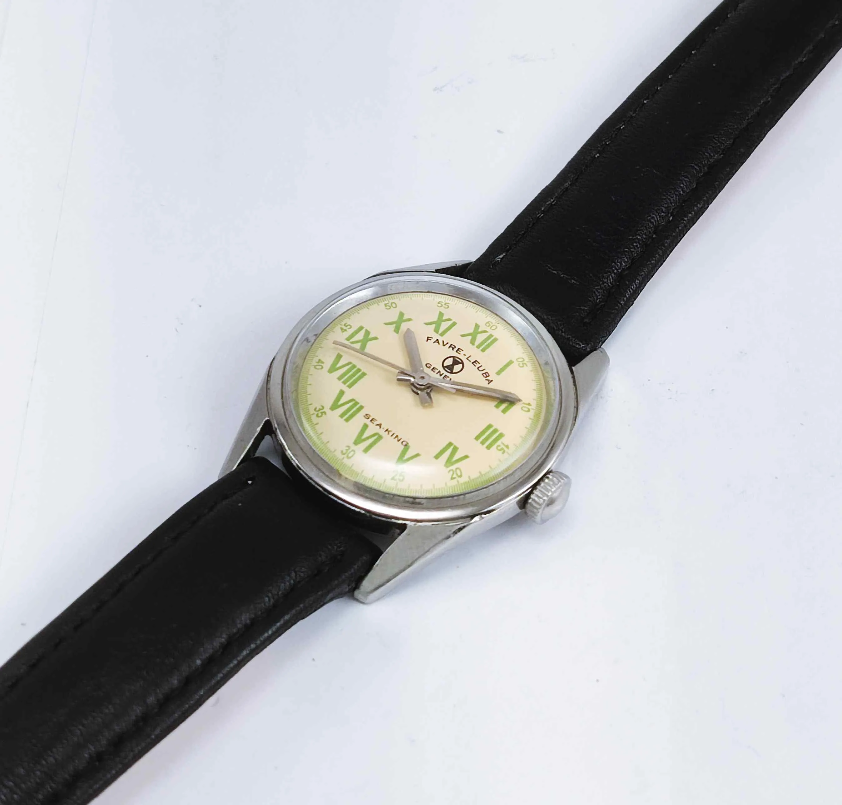 Favre Leuba Geneve Sea king 111 Cream Color Dial HandWinding 17 Jewels Watch