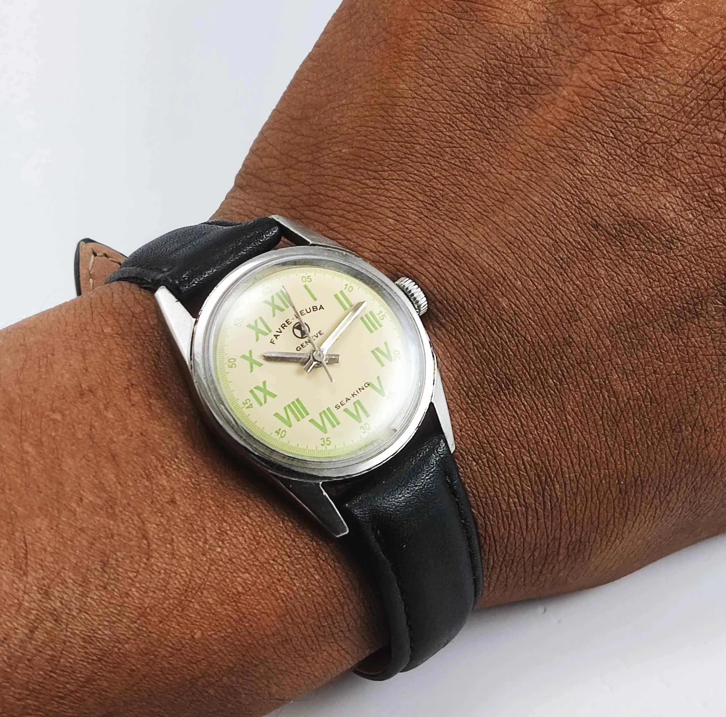 Favre Leuba Geneve Sea king 111 Cream Color Dial HandWinding 17 Jewels Watch