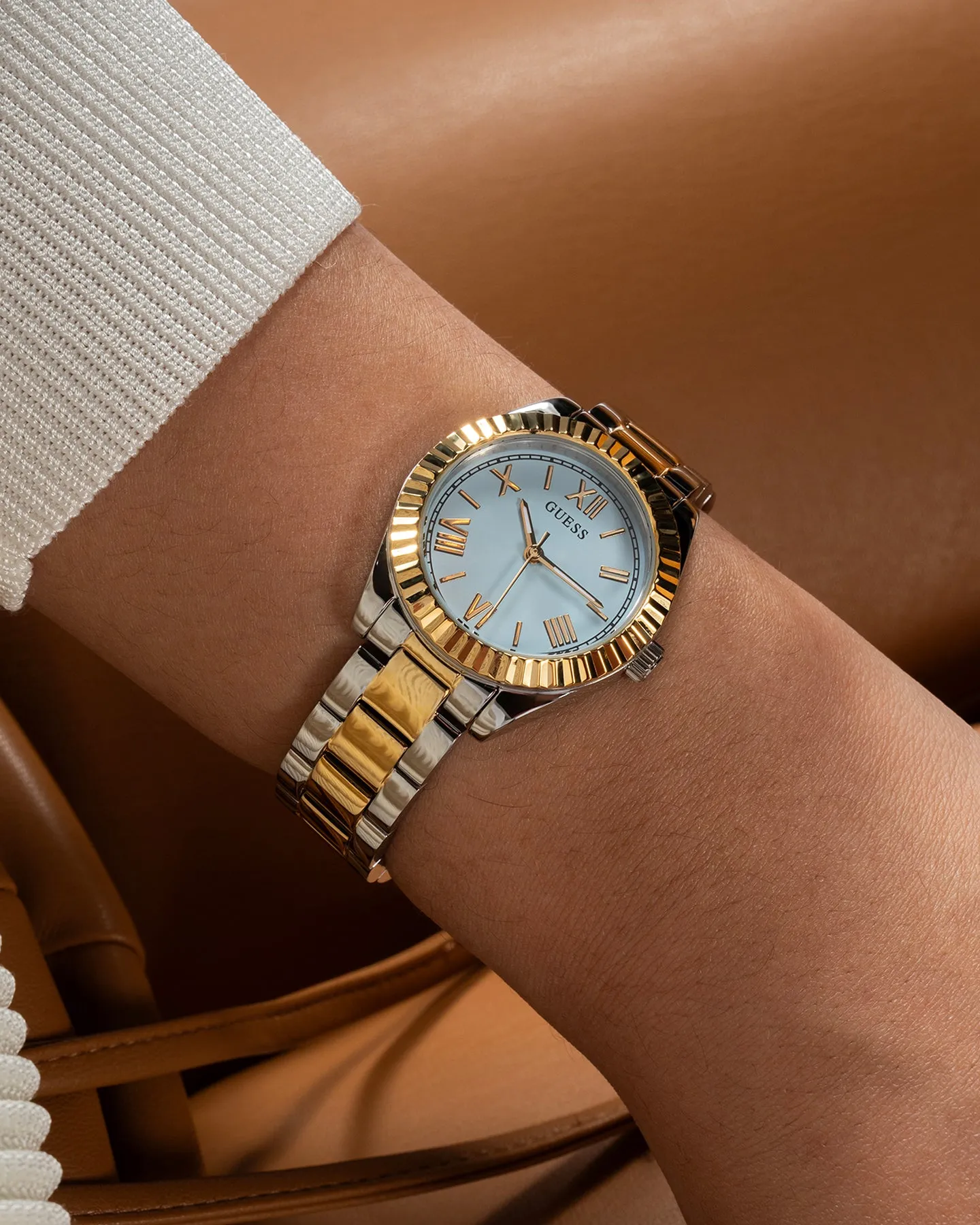 Guess Mainline Women's Mini Luna Watch Silver/Gold