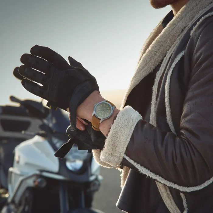 Khaki Field Titanium Auto
 H70545560