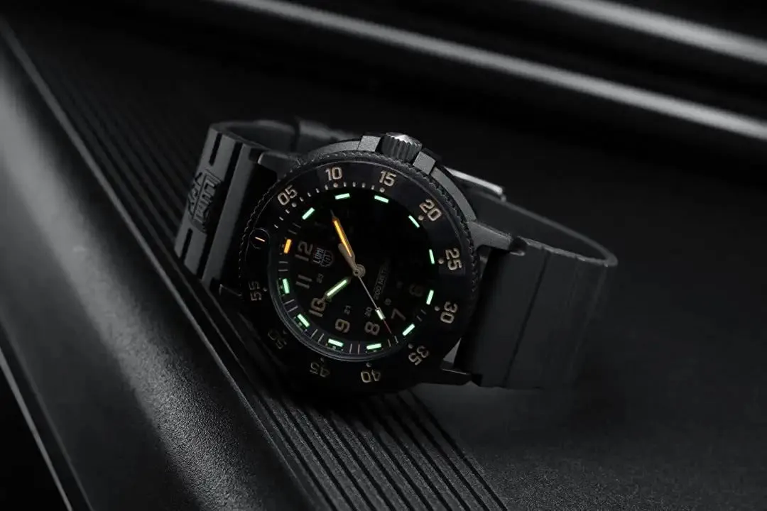 Luminox Men's Navy Seal 3000 EVO Series 43mm Analog Black Old Radium Dive Watch