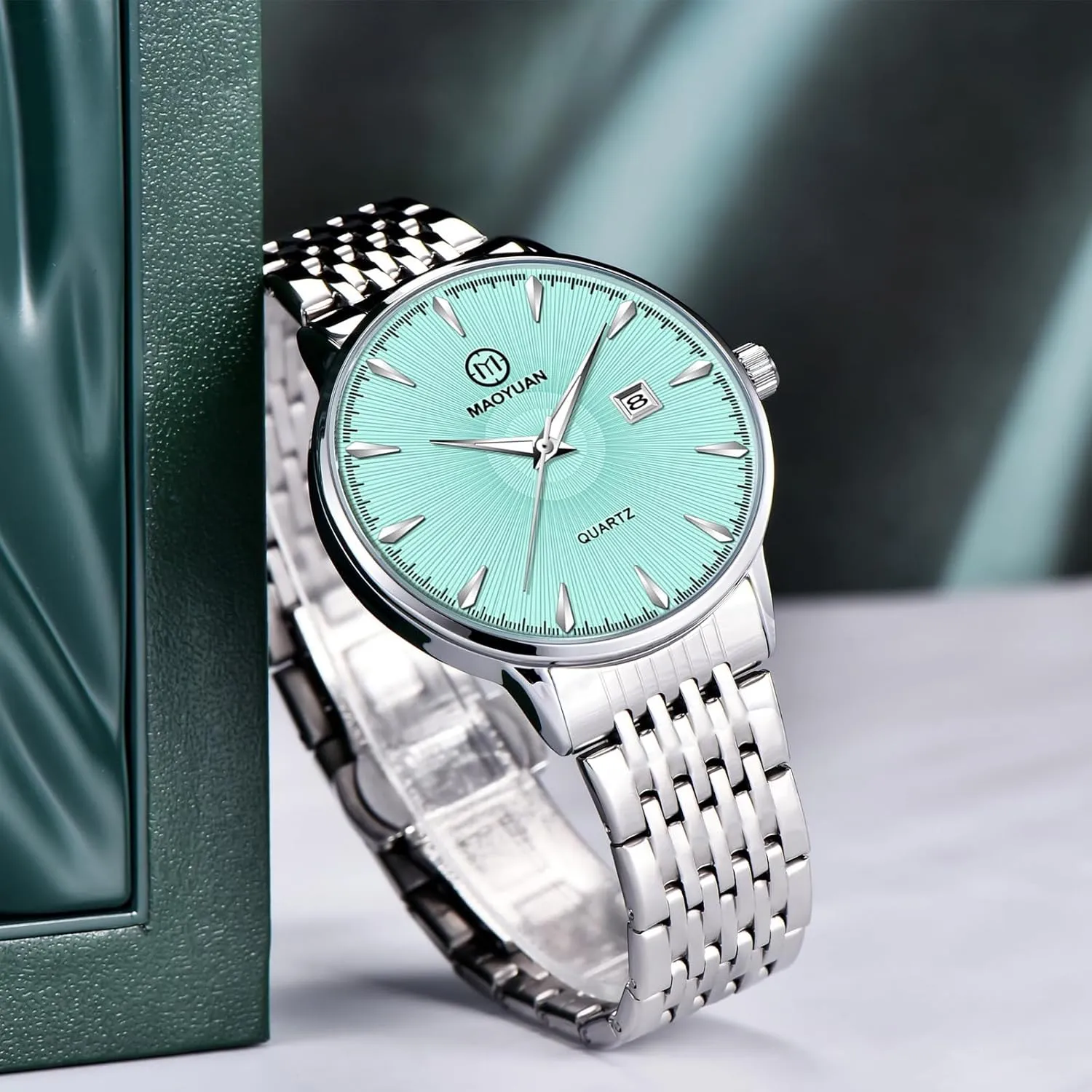 Men's Watches Simple Men's Quartz Watch 40mm Ultra-Thin Case Easy-to-Read Dial Waterproof Luminous Men's Watch Stainless Steel Strap Automatic Date Business Watch