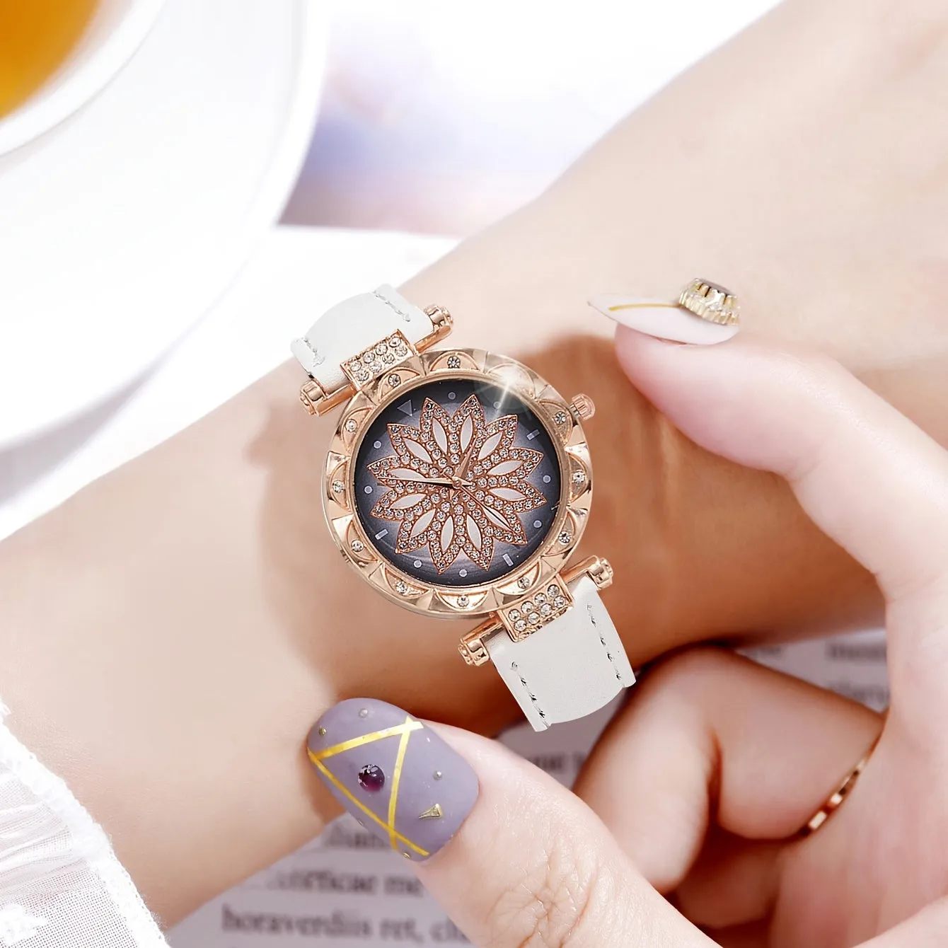 Sparkling Rhinestone Watch Set Flower Fashion Quartz Wrist Watch  Bracelet  Perfect Gift for Mom