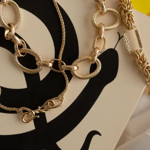 Violette Chain Necklace in Gold